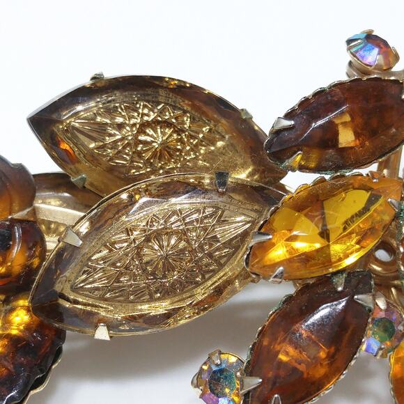 Vintage 1950s Art Glass Leaf Brooch, AB Rhinestones - Picture 3 of 10
